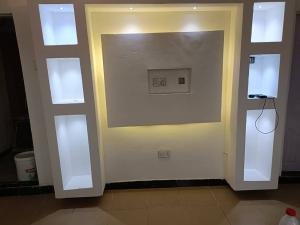 2 bedroom House for rent Mende Maryland Lagos