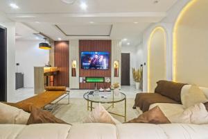 1 bedroom House for shortlet Lekki Phase 1 Lekki Lagos