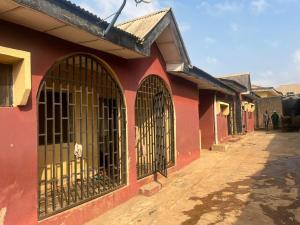 3 bedroom House for sale Old Ife Road Alakia Ibadan Iwo Rd Ibadan Oyo