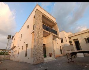 4 bedroom House for sale Oba Otudeko Close, Jericho Ibadan Oyo