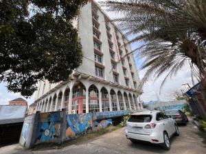 Commercial Property for rent Murtala Mohammed Way, Jibowu Yaba Lagos