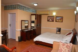 1 bedroom Flat / Apartment for shortlet 2 Olatubosun Street. Shonibare Estate Ikeja Lagos
