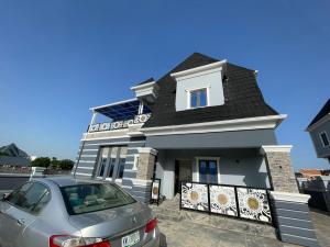 4 bedroom Flat / Apartment for rent Along Airport Road Lugbe Lugbe Abuja