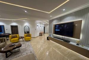 3 bedroom Flat / Apartment for shortlet Mojisola Onikoyi Estate, Banana Island, Ikoyi Lagos