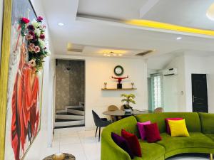 3 bedroom Flat / Apartment for shortlet Osapa london Lekki Lagos