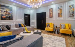 3 bedroom Flat / Apartment for shortlet Bode Thomas Surulere Lagos