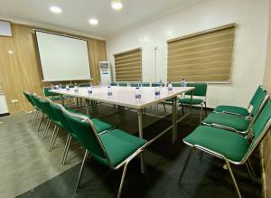 1 bedroom Co working space for rent Off Freedom Way, Lekki Phase 1 Lekki Lagos