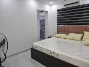 1 bedroom Flat / Apartment for sale Off, Mini Estate Allen Avenue Ikeja Lagos