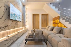 2 bedroom Flat / Apartment for shortlet Ikota Lekki Lagos