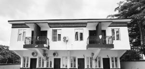 2 bedroom House for rent In An Estate Behind Skymall Sangotedo Ajah Lagos