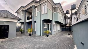 5 bedroom House for sale Chisco Ikate Lekki Lagos
