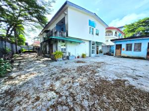 5 bedroom Commercial Property for rent Adeola Odeku Victoria Island Lagos