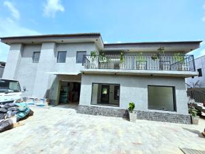 1 bedroom Commercial Property for rent Falomo Ikoyi Lagos