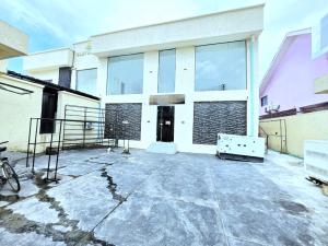 1 bedroom Commercial Property for rent Lekki Phase 1 Lekki Lagos