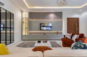 3 bedroom Flat / Apartment for shortlet Ologolo Lekki Lagos