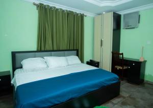 2 bedroom Flat / Apartment for shortlet Hearts Of Jericho Immediately After Foodco Ibadan Oyo