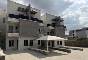 5 bedroom Flat / Apartment for sale Guzape District, Guzape Abuja
