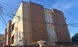 1 bedroom Flat / Apartment for sale Iwaya Yaba Lagos