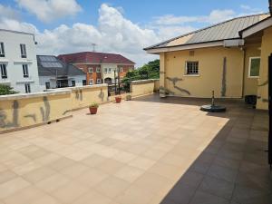 2 bedroom Flat / Apartment for sale ONIRU Victoria Island Lagos