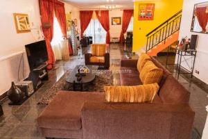 4 bedroom Flat / Apartment for shortlet Abba Johnson Crescent, Adeniyi Jones Ikeja Lagos