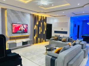3 bedroom Flat / Apartment for shortlet Off Admiralty Lekki Phase 1 Lekki Lagos
