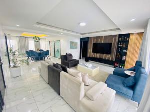 3 bedroom Flat / Apartment for shortlet Kofo Abayomi Victoria Island Lagos
