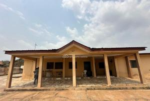 6 bedroom House for sale Oba Ile, Akure Ondo