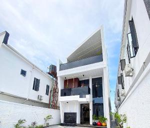 5 bedroom House for sale Ikota Lekki Lagos