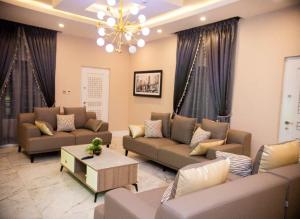 4 bedroom House for shortlet Opebi Ikeja Lagos