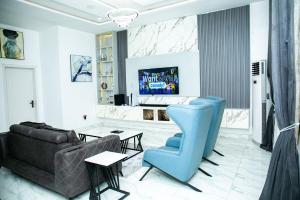 4 bedroom Flat / Apartment for shortlet Ikota Lekki Lagos