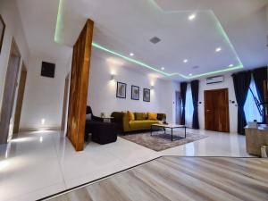 3 bedroom Flat / Apartment for rent Off Admiralty Way Lekki Phase 1 Lekki Lagos