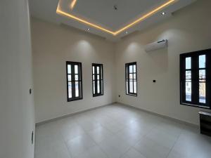 3 bedroom Flat / Apartment for rent Off Periwinkle Estate Lekki Phase 1 Lagos State. Lekki Phase 1 Lekki Lagos