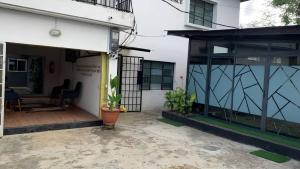 5 bedroom House for rent Ijesha Close, Off Obokun Street, Ilupeju Lagos State Ilupeju industrial estate Ilupeju Lagos