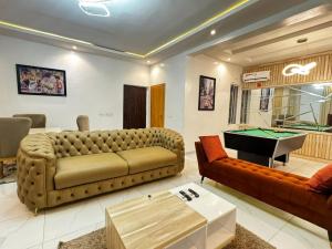 2 bedroom Flat / Apartment for rent Meadow Hall Way By Nike Art Gallery Ikate Lekki Lagos