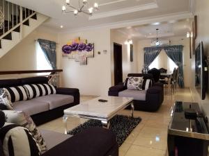 2 bedroom House for shortlet Akin Adesola Akin Adesola Victoria Island Lagos