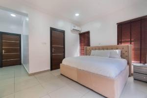 3 bedroom House for rent ONIRU Victoria Island Lagos
