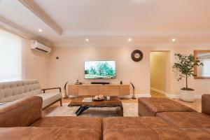 3 bedroom Flat / Apartment for rent Off Gerard Road Gerard road Ikoyi Lagos