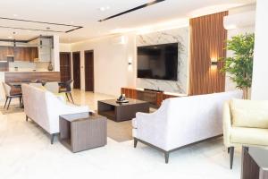 3 bedroom Flat / Apartment for shortlet Joneer Court Admiralty Road Lekki Lagos