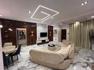 3 bedroom Flat / Apartment for rent Borno Way, Alagomeji Yaba Lagos