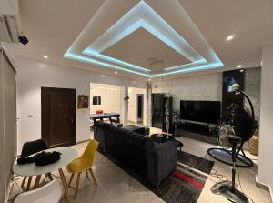 3 bedroom Flat / Apartment for rent Arowojobe Est, Maryland Lagos