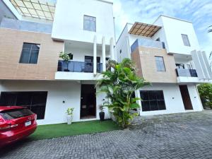 4 bedroom House for rent Adeola Odeku Victoria Island Lagos