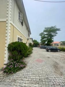 3 bedroom House for rent Off Mobil Road Ilaje Ajah Lagos