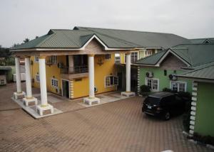 10 bedroom Commercial Property for sale Oluyole Estate Ibadan Oyo