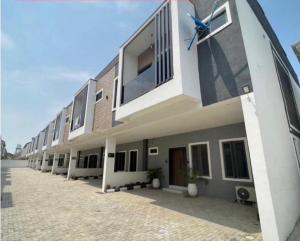 4 bedroom House for sale 2nd Toll Gate Lekki Lagos