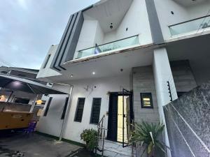 4 bedroom House for rent Ilasan Lekki Lagos