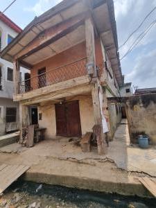 House for sale Off Miyaki Oworonshoki Gbagada Lagos