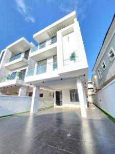 5 bedroom House for sale Chevron Drive Lekki Lagos