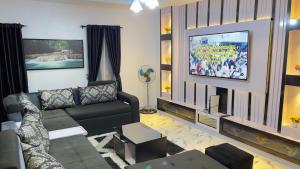 2 bedroom Flat / Apartment for shortlet Off Bode Thomas Surulere Lagos