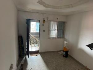 Flat / Apartment for rent Ajayi Onike Yaba Lagos
