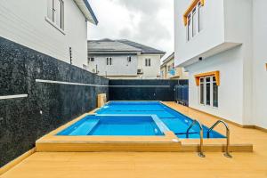 3 bedroom Flat / Apartment for shortlet Lekki Phase 1 Lekki Lagos